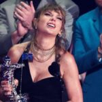 Taylor Swift Age, Affairs, Height, Net Worth, Religion, Family & More